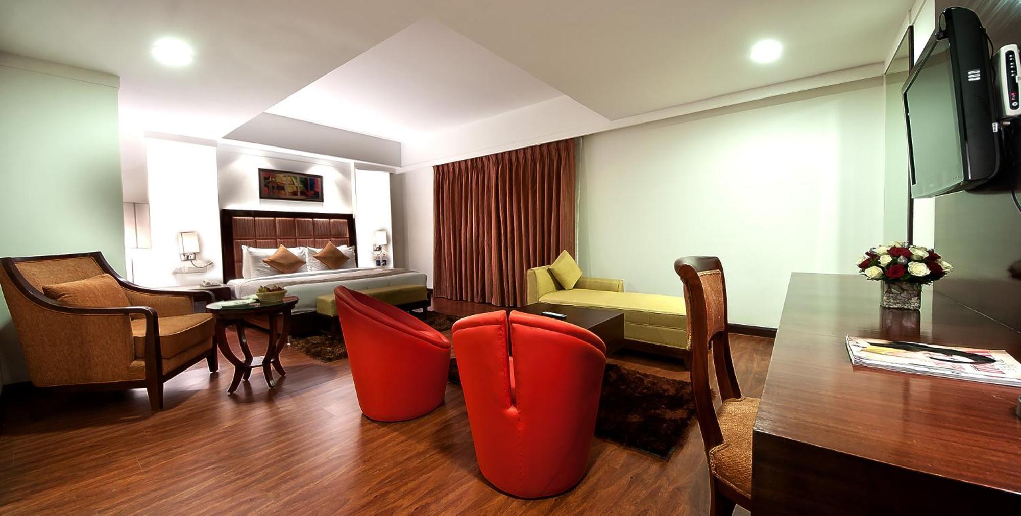 The Golden Plaza Hotel Panchkula Zewnętrze zdjęcie