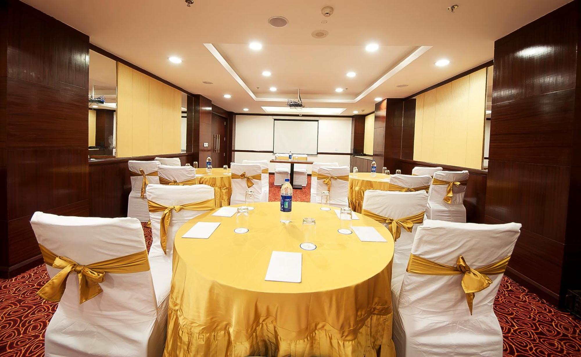 The Golden Plaza Hotel Panchkula Zewnętrze zdjęcie