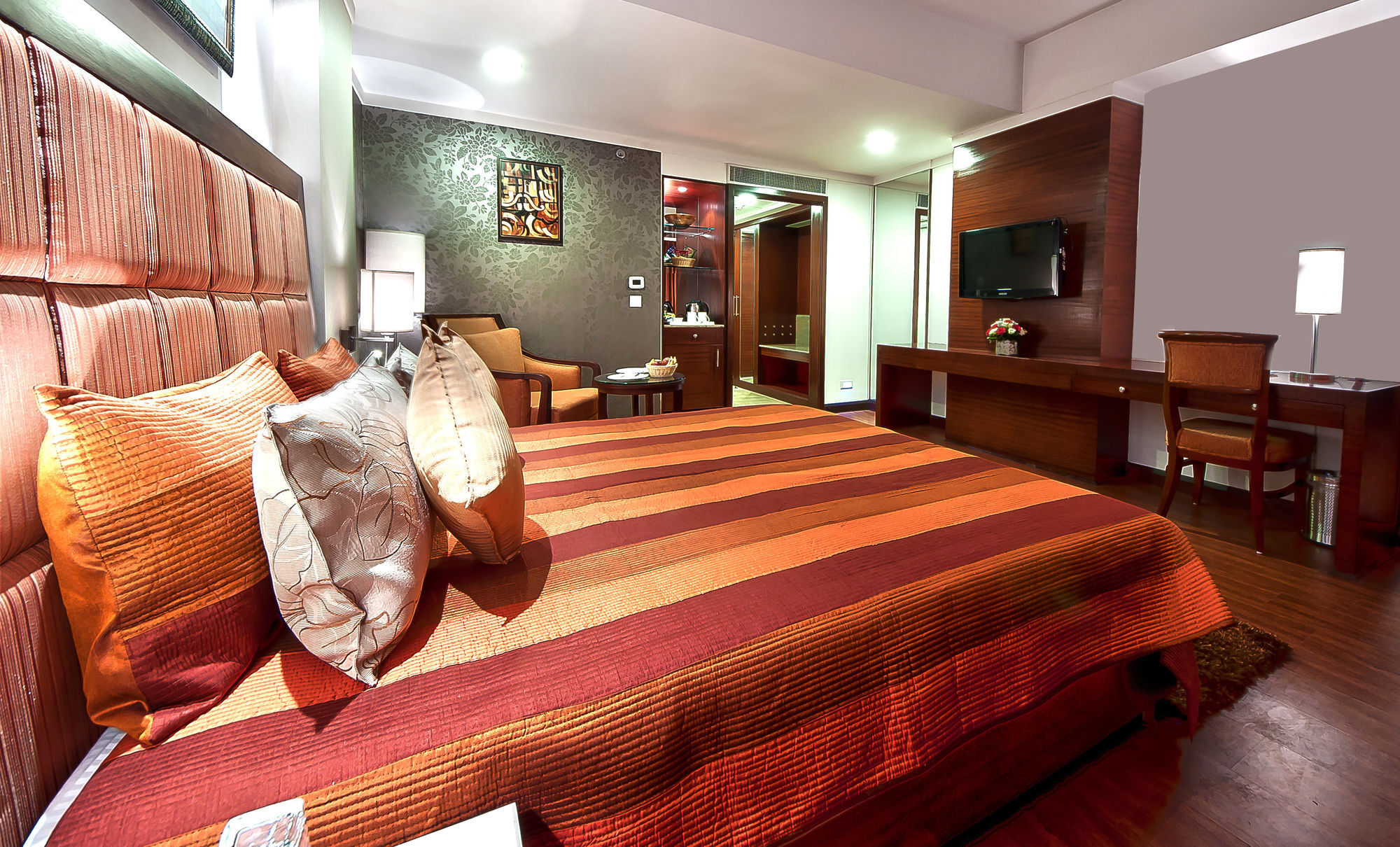 The Golden Plaza Hotel Panchkula Zewnętrze zdjęcie